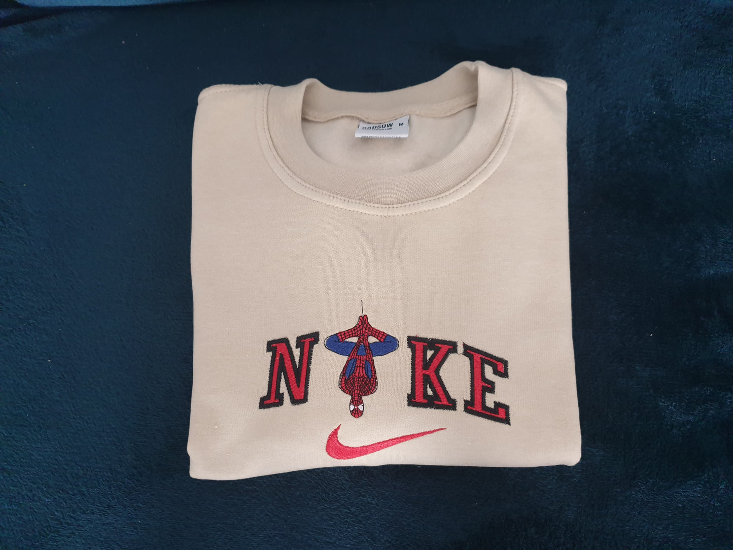 Sweat brodé motif SpiderMan