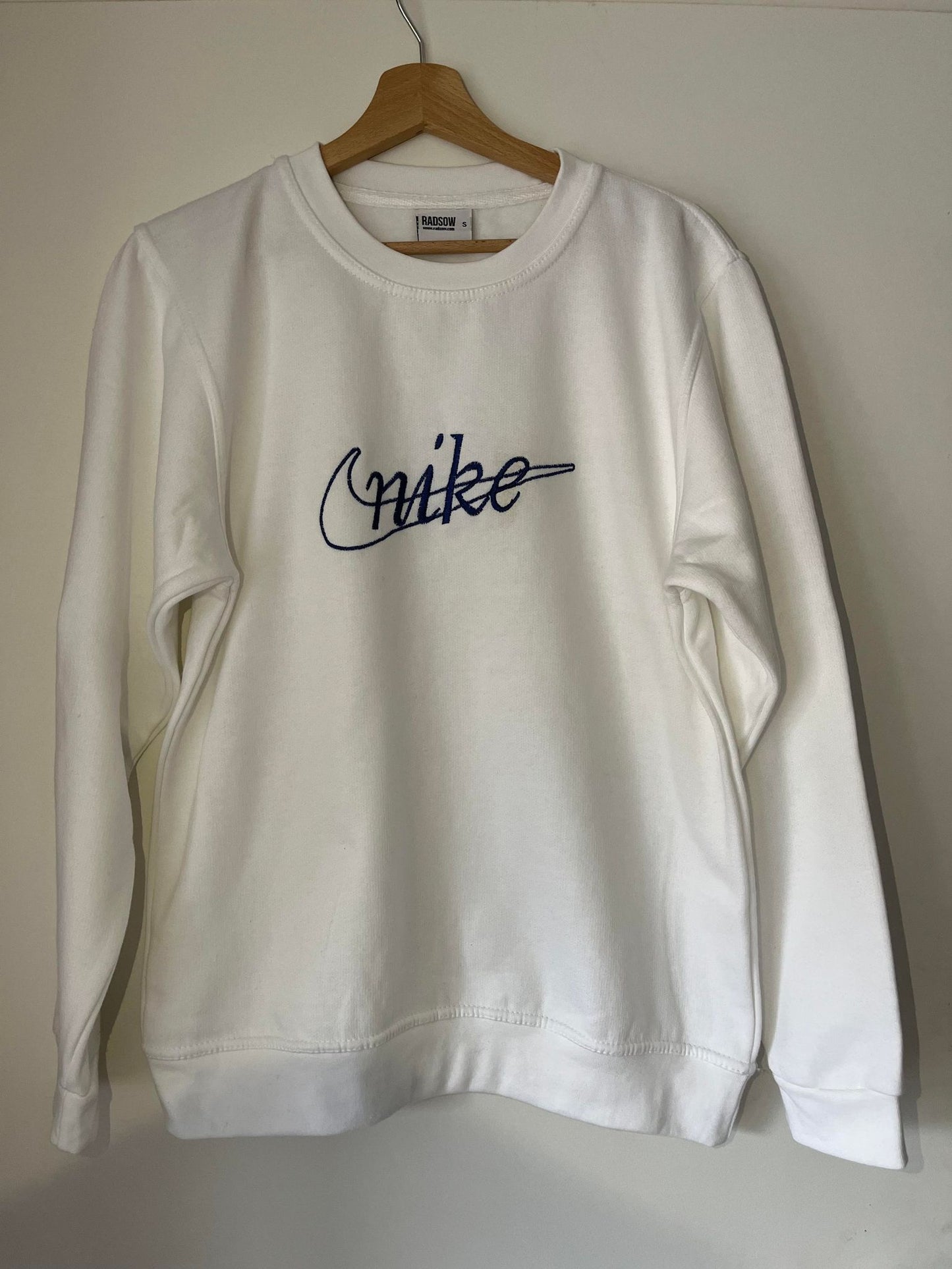 Sweat motif swoosh
